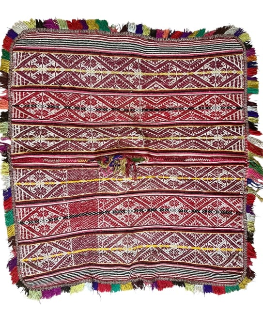 Antique Bolivian Aymara Wool Weave Textile – Poncho: Antique Bolivian Aymara Wool Weave Textile – Poncho good condition. Last Quarter of 19th Century. Size: 110 cms x 99 cms (43 ins x 39 ins). The Aymara are an indigenous people living in Bolivia, Per