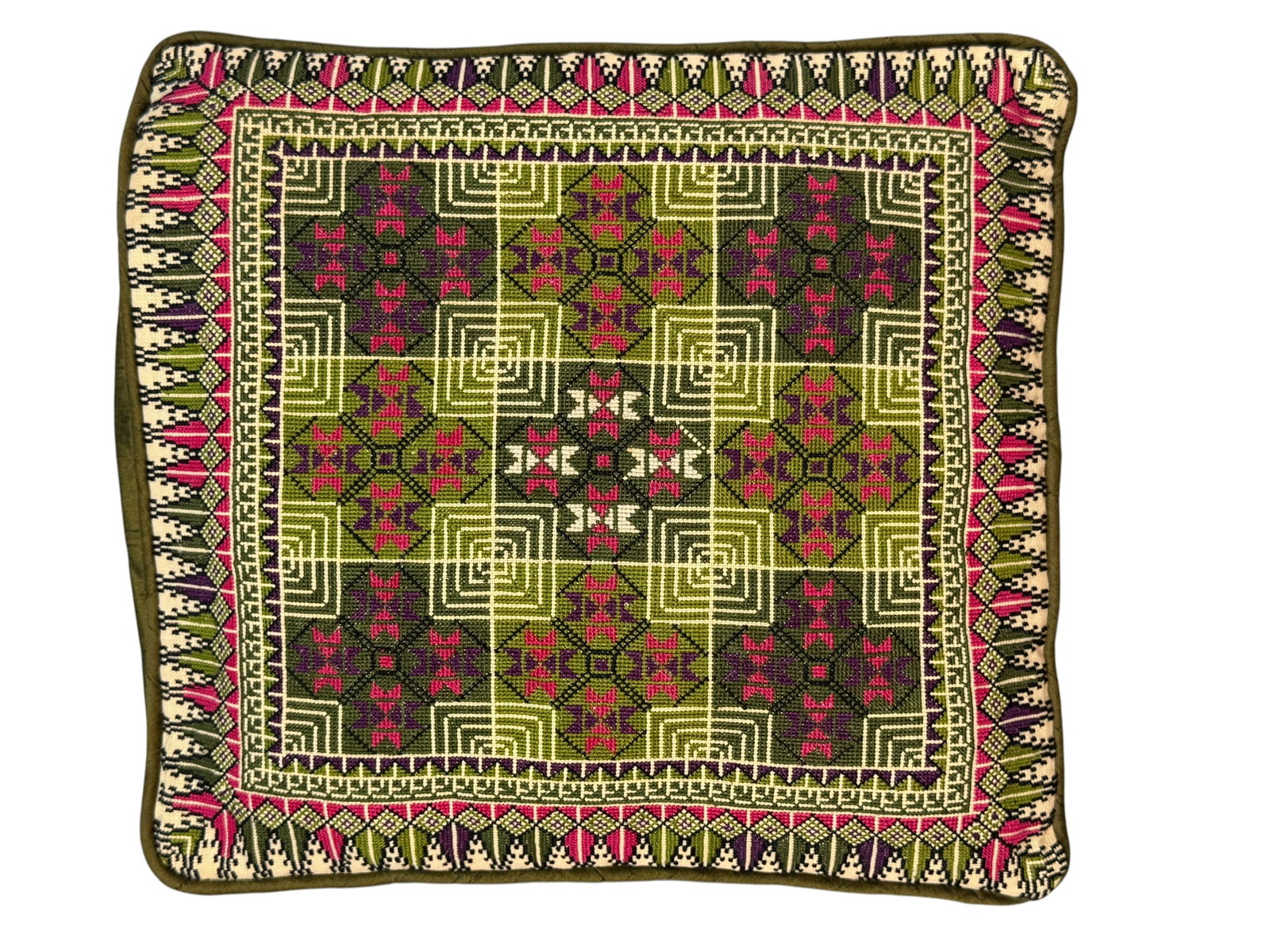 Vintage and Decorative Palestinian Cushion Cover Embroidery Silk On Cotton Circa 1950: Vintage and Decorative Palestinian Cushion Cover Embroidery Silk On Cotton Circa 1950. Size: 40 cm x 37 cm (15 ins x 14 ins). TORG AUCTIONS offers bespoke packing and international and domestic shippi