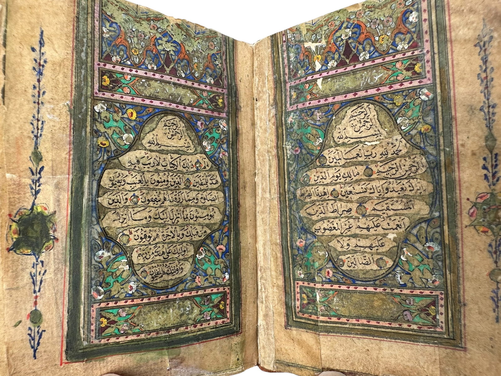 Antique Ottoman Quran Signed By Said Mohamed Salim Hulmi dated 1275H = Circa 1858: Antique Ottoman Quran Signed By Said Mohamed Salim Hulmi dated 1275H = Circa 1858 . Size: 10 cm x 8 cm (4 ins x 3 ins). TORG AUCTIONS offers bespoke packing and international and domestic shipping log