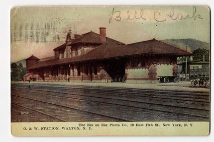 O. & W. Station, Walton, N.Y. Railroad Depot Building Exterior, Tracks ca. 1910 postcard