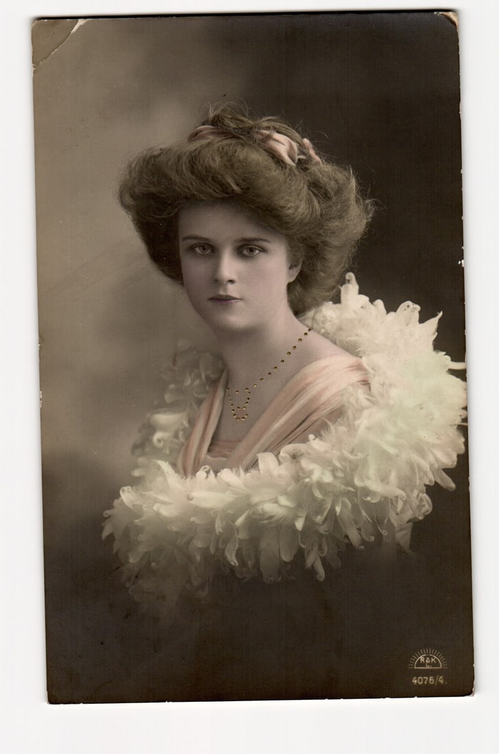 Postcard: Edwardian Woman in Feather Boa, Sepia Portrait, KRK 4075/4, Sent from London 1908 (1 of 2)