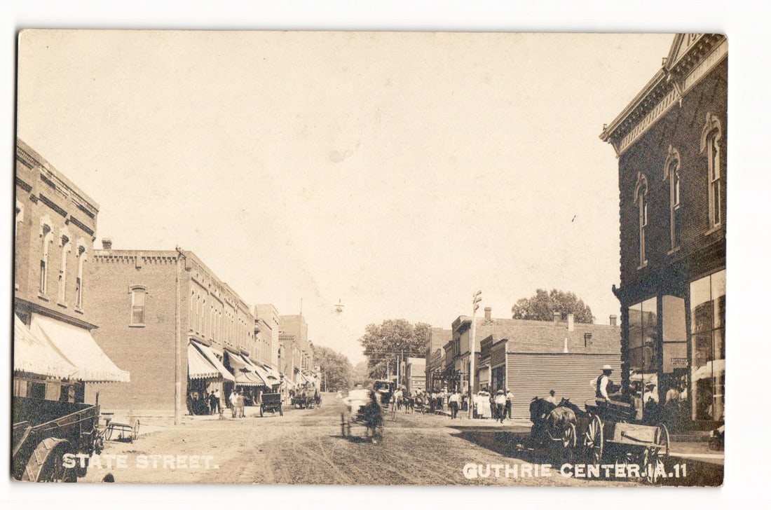 RPPC Postcard: State Street, Guthrie Center, IA, Businesses & Carriages, Postmarked 1911 (1 of 2)