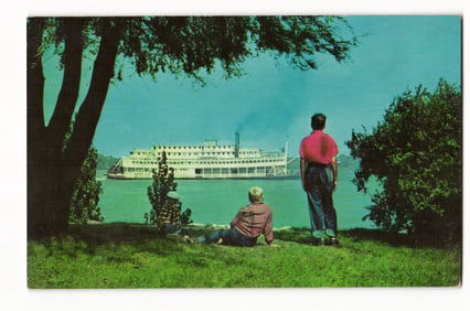 Postcard showing the Steamer 'Gordon Greene' on the Mississippi River at Hannibal, Missouri, c.