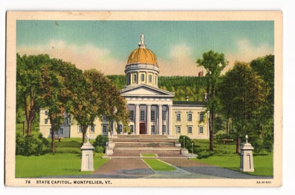 Linen postcard showing the State Capitol building with its golden dome in Montpelier, Vermont c.