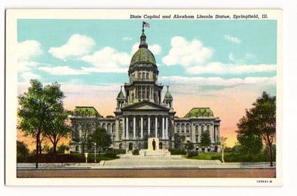 Postcard of the Illinois State Capitol building with the Abraham Lincoln statue in Springfield, c.