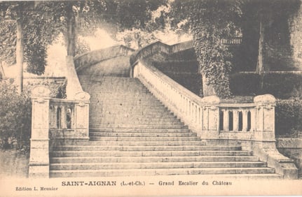 Postcard showing the Grand Escalier (Great Staircase) of the Château in Saint-Aignan, France c.