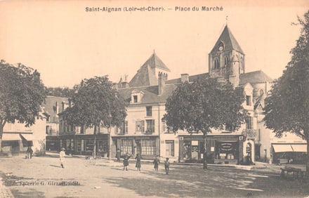 Postcard showing the Place du Marché in Saint-Aignan, Loir-et-Cher, France. Early 1910s scene.