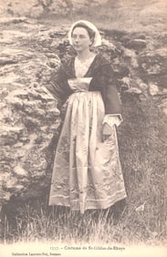 Sepia postcard, woman in traditional dress of St-Gildas-de-Rhuys, Brittany, France c. 1910s