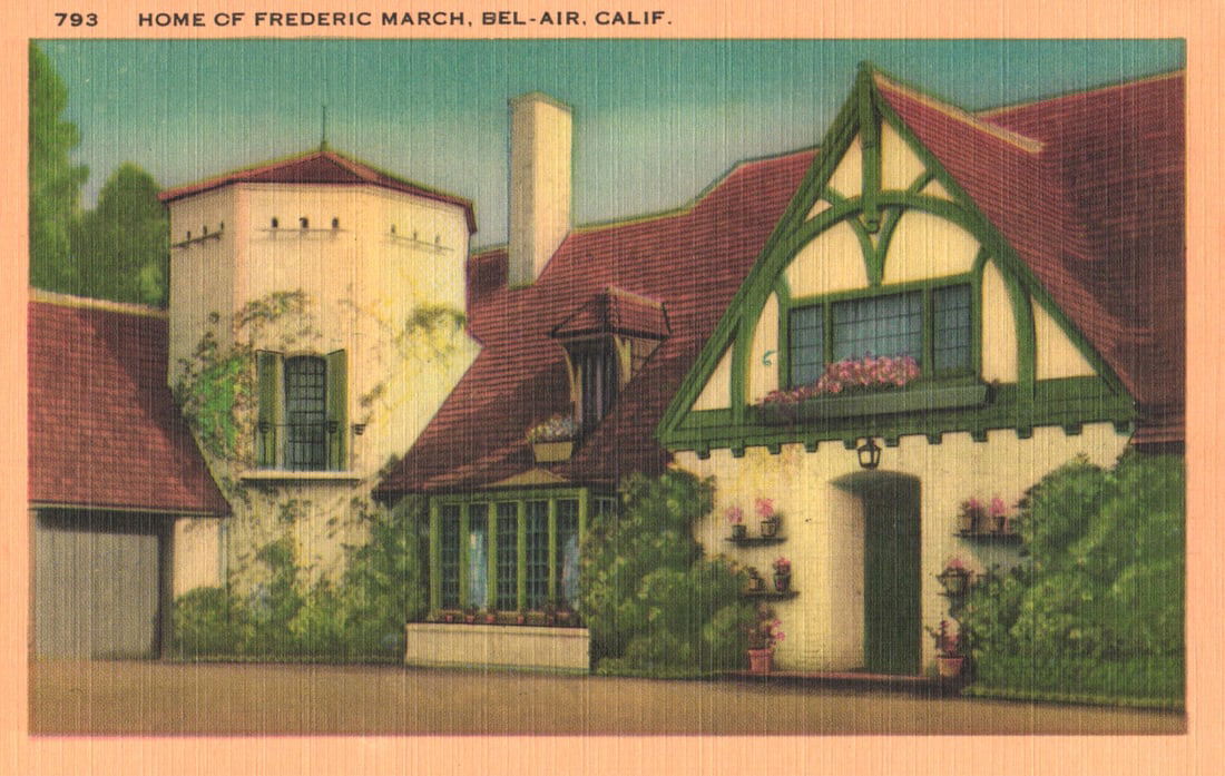 Linen postcard showing the Tudor Revival style home of actor Fredric March in Bel-Air, California (1 of 2)