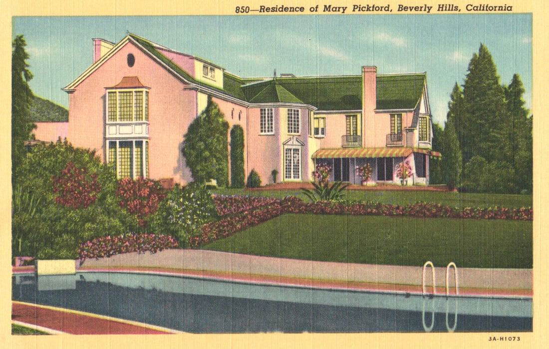 Linen postcard showing the residence of silent film star Mary Pickford in Beverly Hills, California.: You are bidding on an original postcard and not a reprint. Please view photos for further description and condition considerations. Please know the scans may be darker or lighter than the actual item'