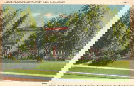 Linen postcard showing the elegant Spanish-style home of actor George Brent, Beverly Hills,