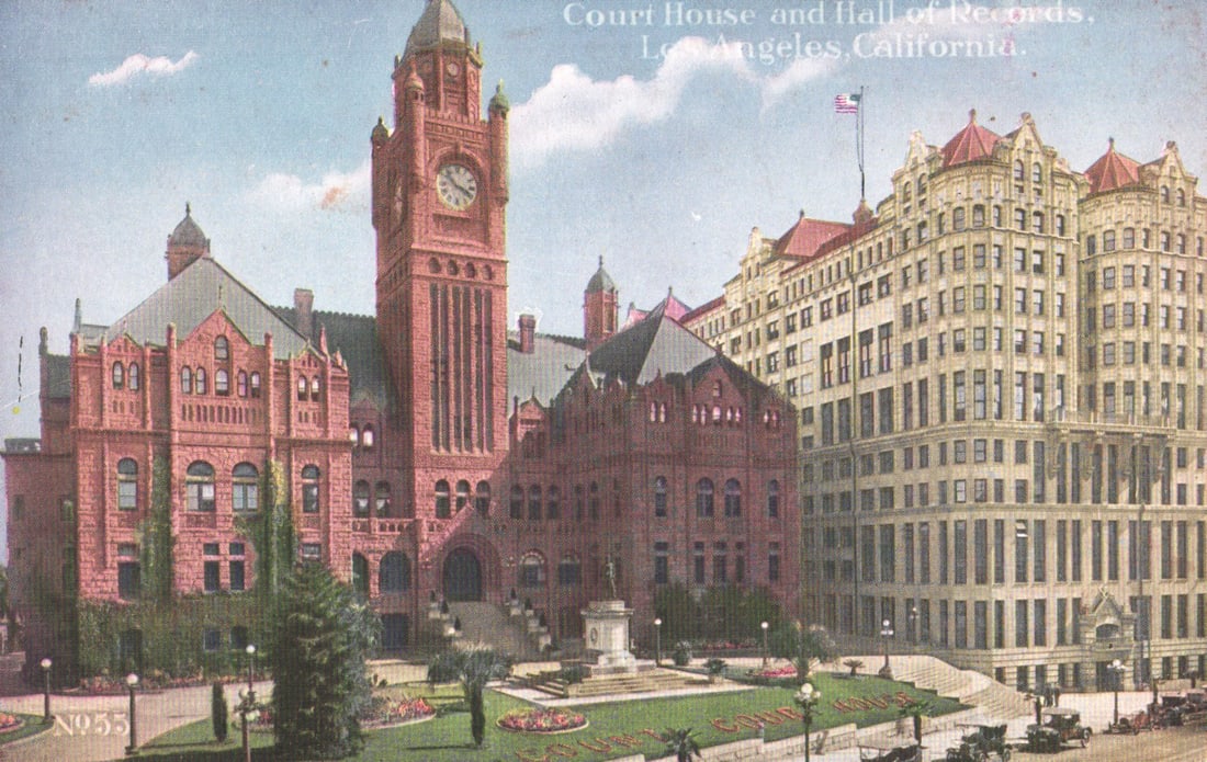 Postcard view of the Romanesque Revival Court House and Hall of Records in Los Angeles, California.: You are bidding on an original postcard and not a reprint. Please view photos for further description and condition considerations. Please know the scans may be darker or lighter than the actual item'