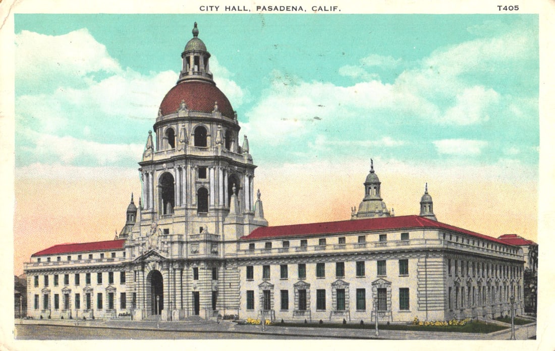 Postcard view of the impressive City Hall building with its dome in Pasadena, California circa 1923. (1 of 2)