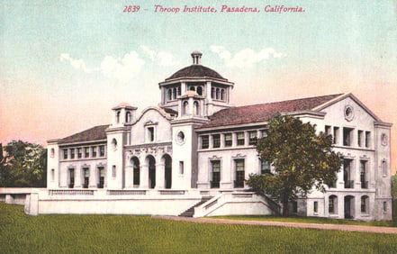Postcard view of the Throop Institute, forerunner to Caltech, in Pasadena, California c. 1907