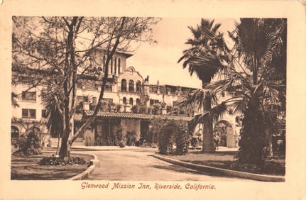 Postcard view of the Glenwood Mission Inn's courtyard entrance in Riverside, California circa 1910s