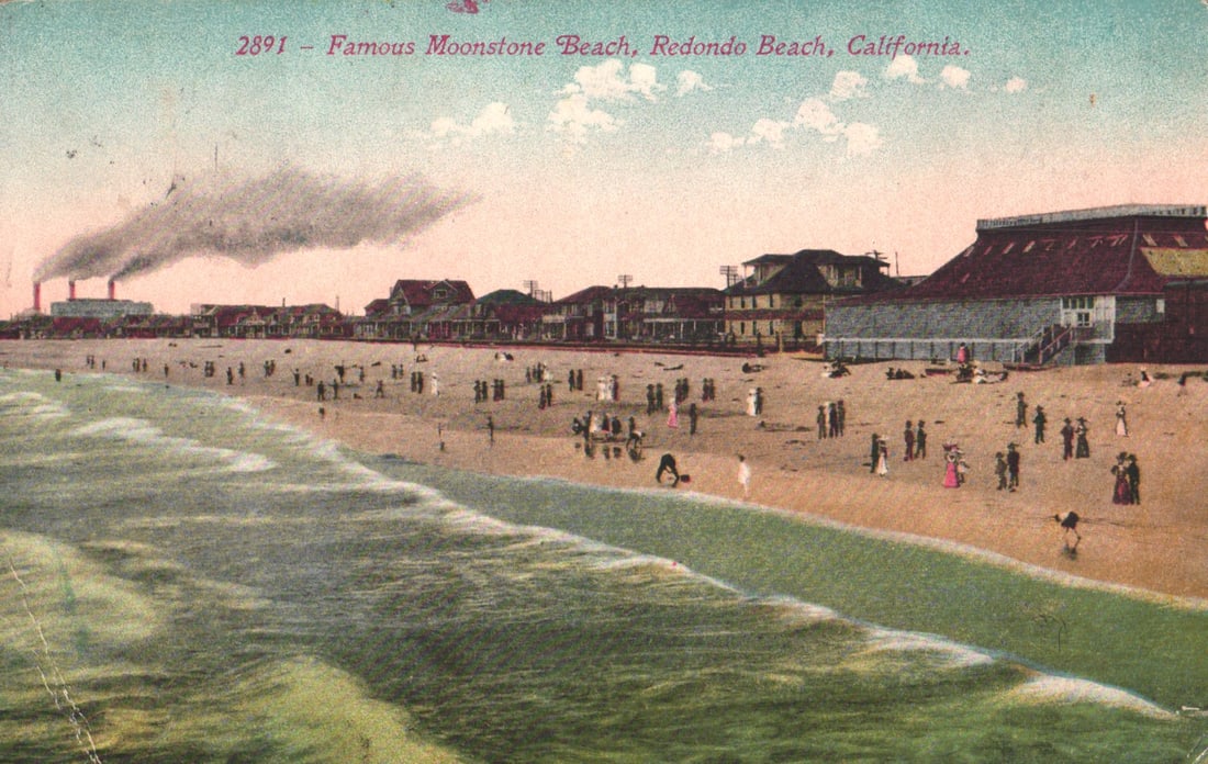 Postcard of Famous Moonstone Beach in Redondo Beach, California. Crowds enjoy the sand and surf (1 of 2)