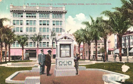 Postcard of the Plaza and U.S. Weather Bureau Kiosk with pedestrians, San Diego, California c. 1912