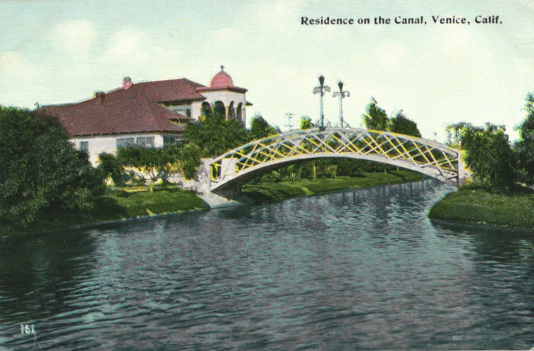 Color postcard depicting a residence and decorative lattice bridge over the canals of Venice,: You are bidding on an original postcard and not a reprint. Please view photos for further description and condition considerations. Please know the scans may be darker or lighter than the actual item'