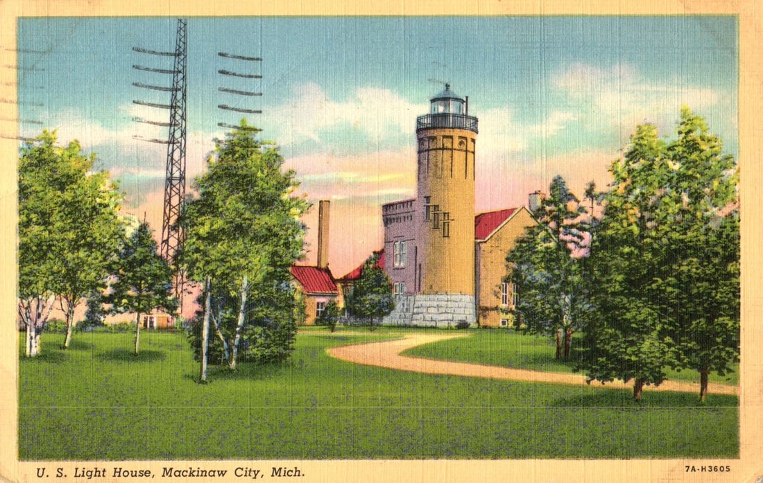 Linen Postcard of the U.S. Light House at Old Mackinac Point in Mackinaw City, Michigan c. 1940s (1 of 2)