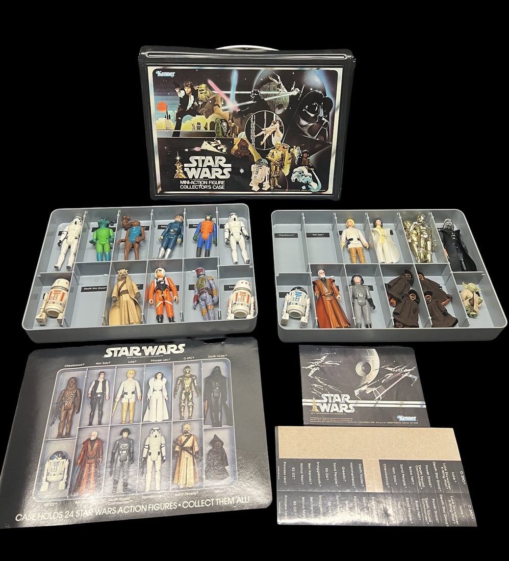 Vintage 1977 Kenner Star Wars Mini-Action Figure Collector's Case with 24 Figures (1 of 20)