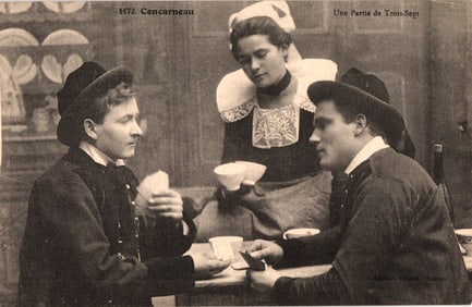 Postcard of men in traditional Breton costume playing Trois-Sept in Concarneau, France, c. 1900s