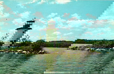 Postcard of Ladies Delight Lighthouse, Maine's only freshwater lighthouse, Lake Cobbosseecontee,