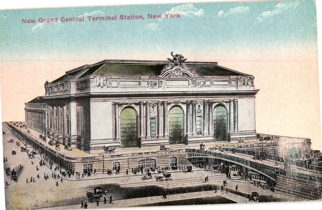 Colorized postcard of New Grand Central Terminal Station, New York, with street activity (1 of 2)