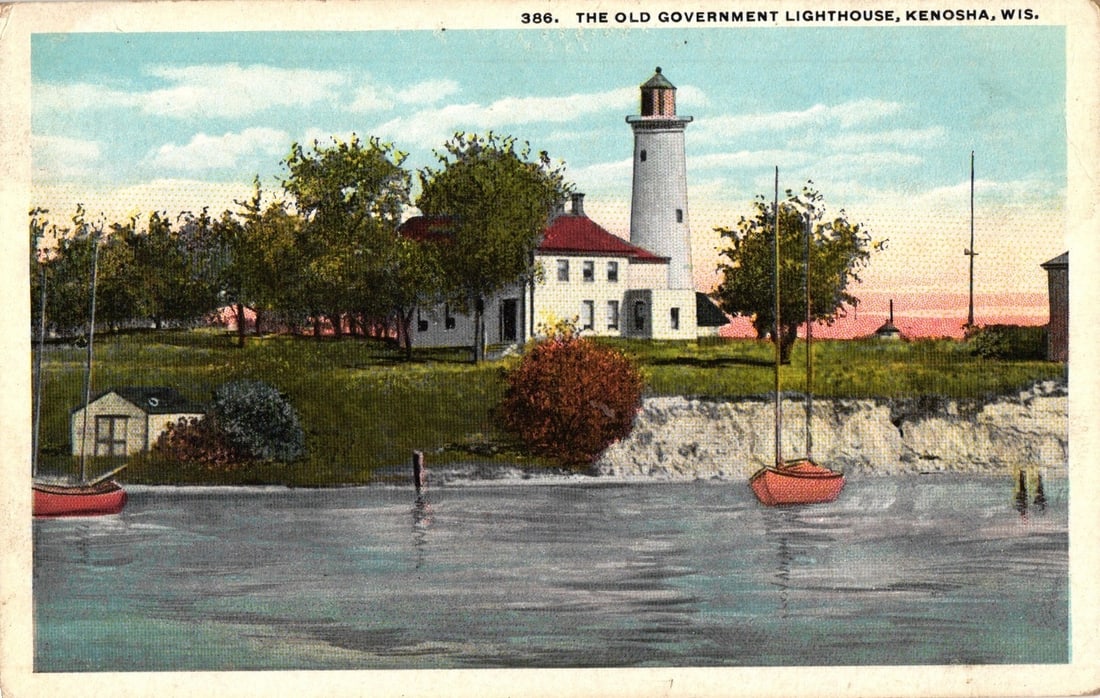 Historic view postcard of The Old Government Lighthouse in Kenosha, Wisconsin, with boats (1 of 2)