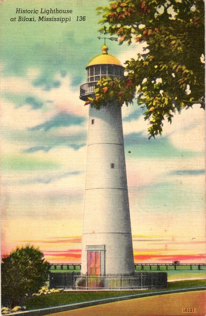 Historic Lighthouse at Biloxi, Mississippi, Mid-20th Century Lithograph View Postcard (1 of 2)
