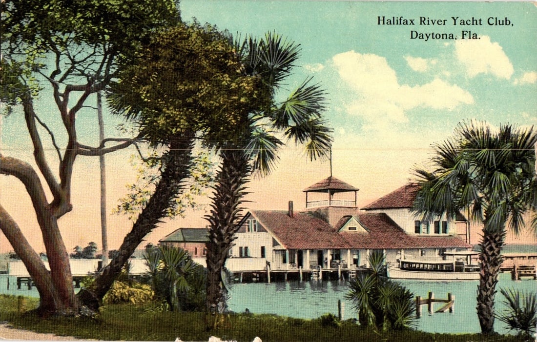 Scenic view postcard of Halifax River Yacht Club in Daytona, Florida, circa 1910s (1 of 2)