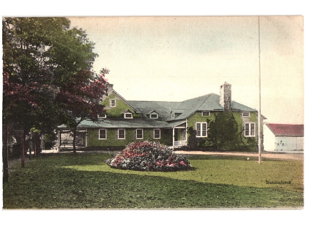 Handcolored postcard featuring the Country Club House in Greenfield, Fairfield, Connecticut. (1 of 2)