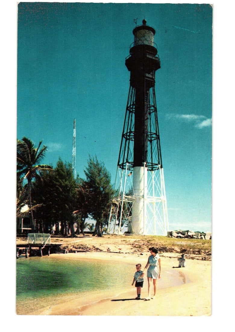 Hillsboro Inlet Lighthouse and Beach Scene with Figures, North Pompano Beach, Florida postcard (1 of 2)
