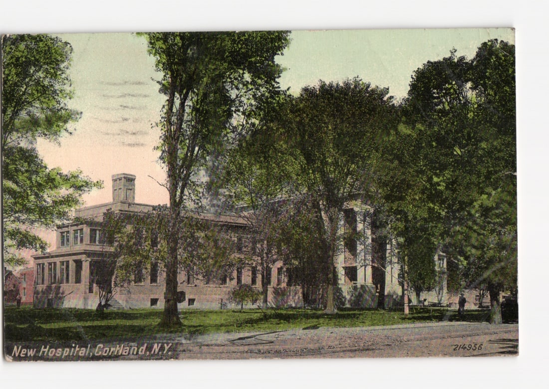 Historic New Hospital, Cortland, N.Y., early 20th Century architectural view postcard (1 of 2)