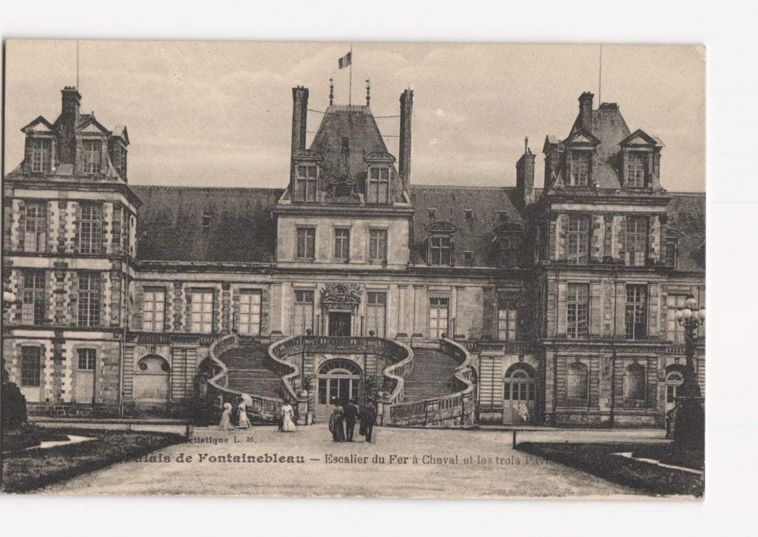 Palace of Fontainebleau, France, with Horseshoe Staircase and Pavilions, Early 20th C. Postcard: Please review the photos carefully for additional condition details. Note that scans may appear slightly darker or lighter than the item's true appearance, and minor scanning artifacts may be visible.