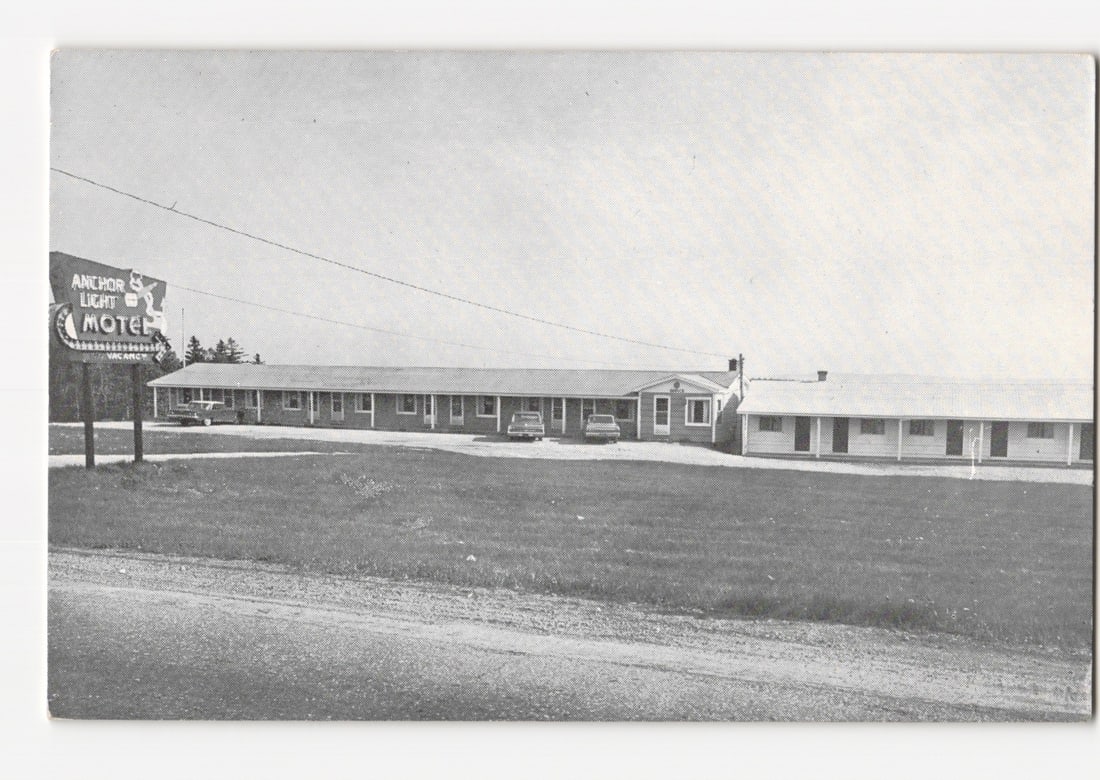 Mid-20th Century Postcard: Anchor Light Motel, Lancaster, Saint John Co., N.B. (1 of 2)
