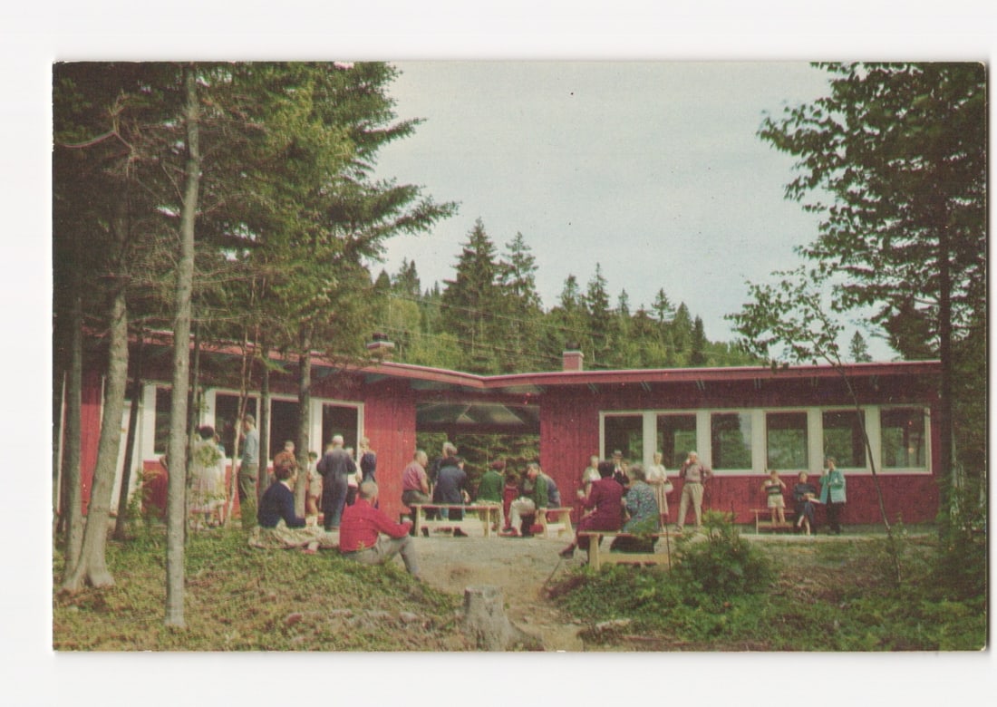 Coffee Break at New Brunswick School of Arts and Crafts, Fundy Park, Canada postcard. (1 of 2)