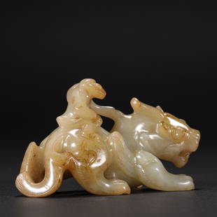 Hetian Jade Ruizhe beast in  Ming Dynasty: Hetian Jade Ruizhe beast in Ming Dynasty h4.5cm w9cm weight:111g