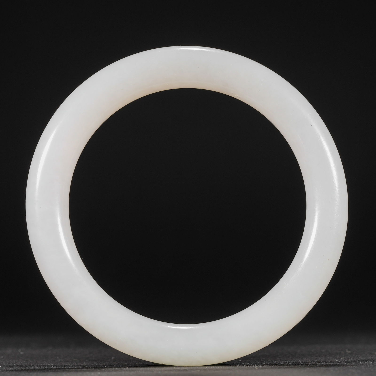 Ming Dynasty Hetian jade bracelet (1 of 5)