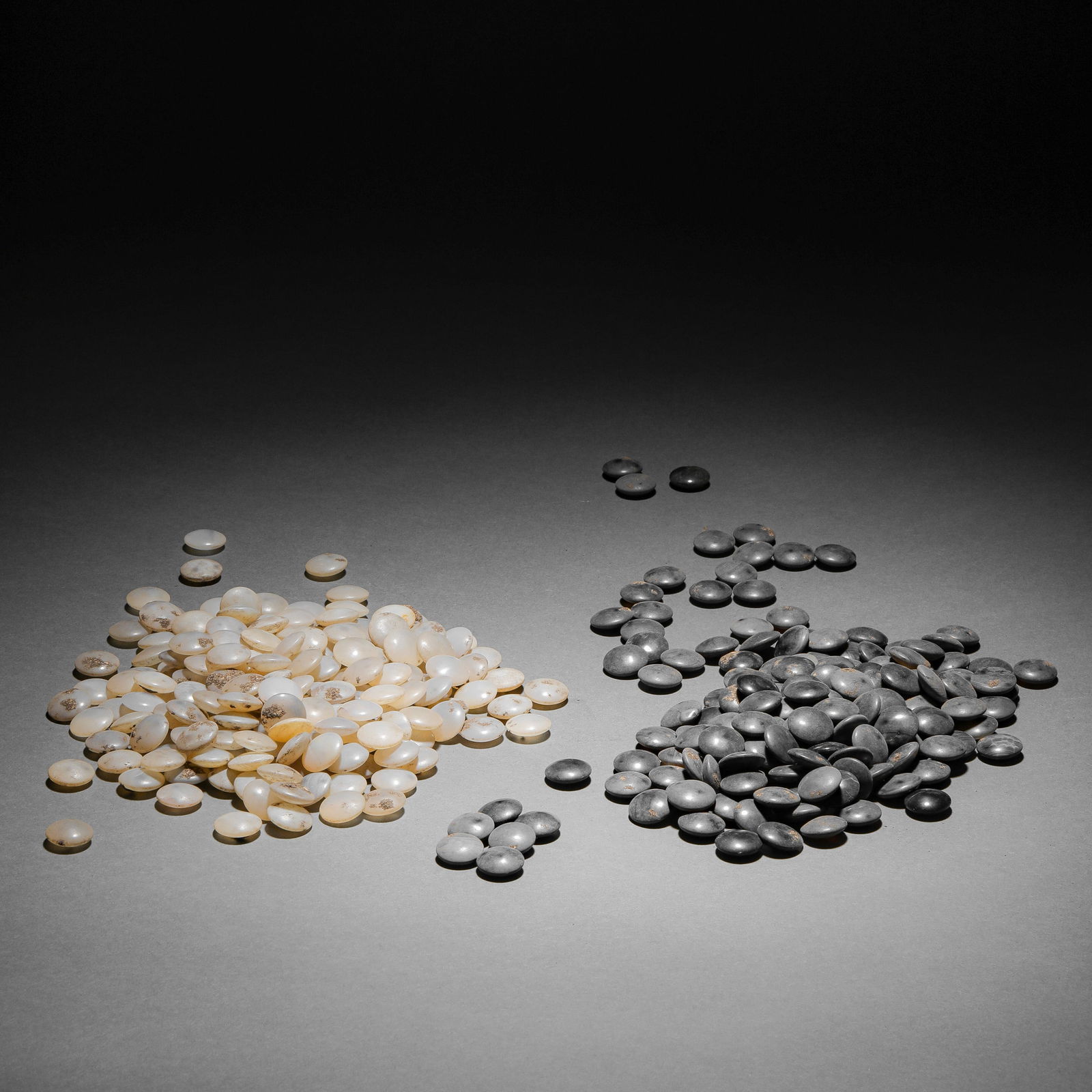 Pre-Ming agate chess pieces (1 of 18)