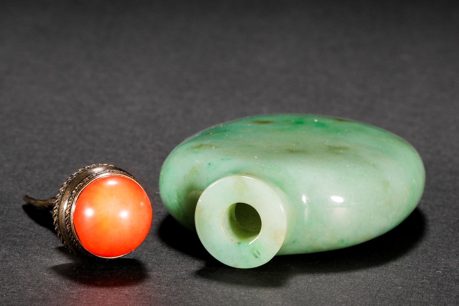 Qing Dynasty Jade Snuff Bottle - 8