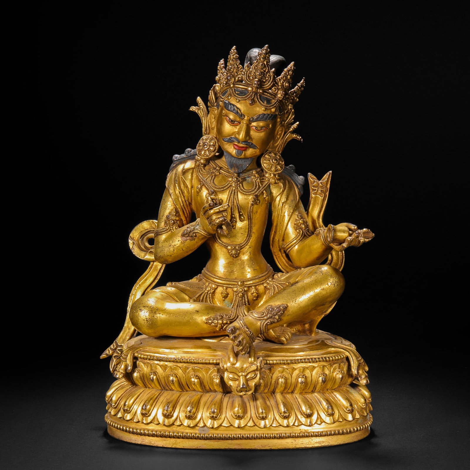 Qing Dynasty gilt bronze guardian statue: Qing Dynasty gilt bronze guardian statueH27cm W19cm