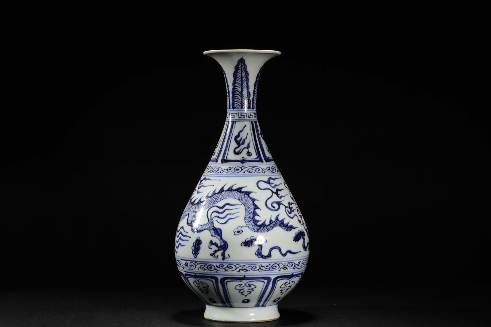 Ming Dynasty blue and white dragon pattern jade pot spring - 3