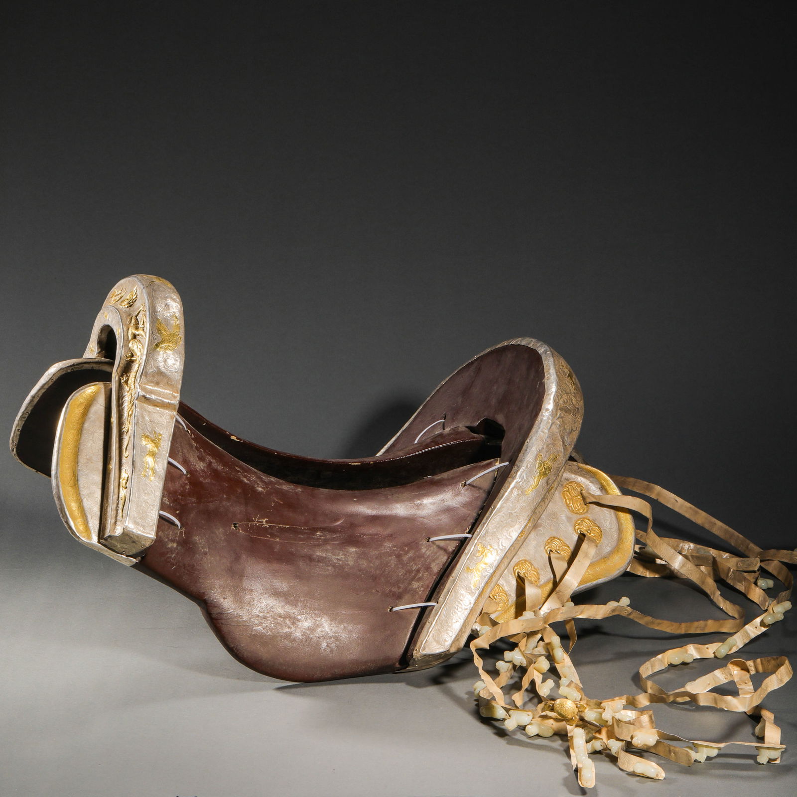 Pre-Ming dynasty silver gilt Hetian jade horse harness: Pre-Ming dynasty silver gilt Hetian jade horse harnessH62cm W41cm Weight3650g