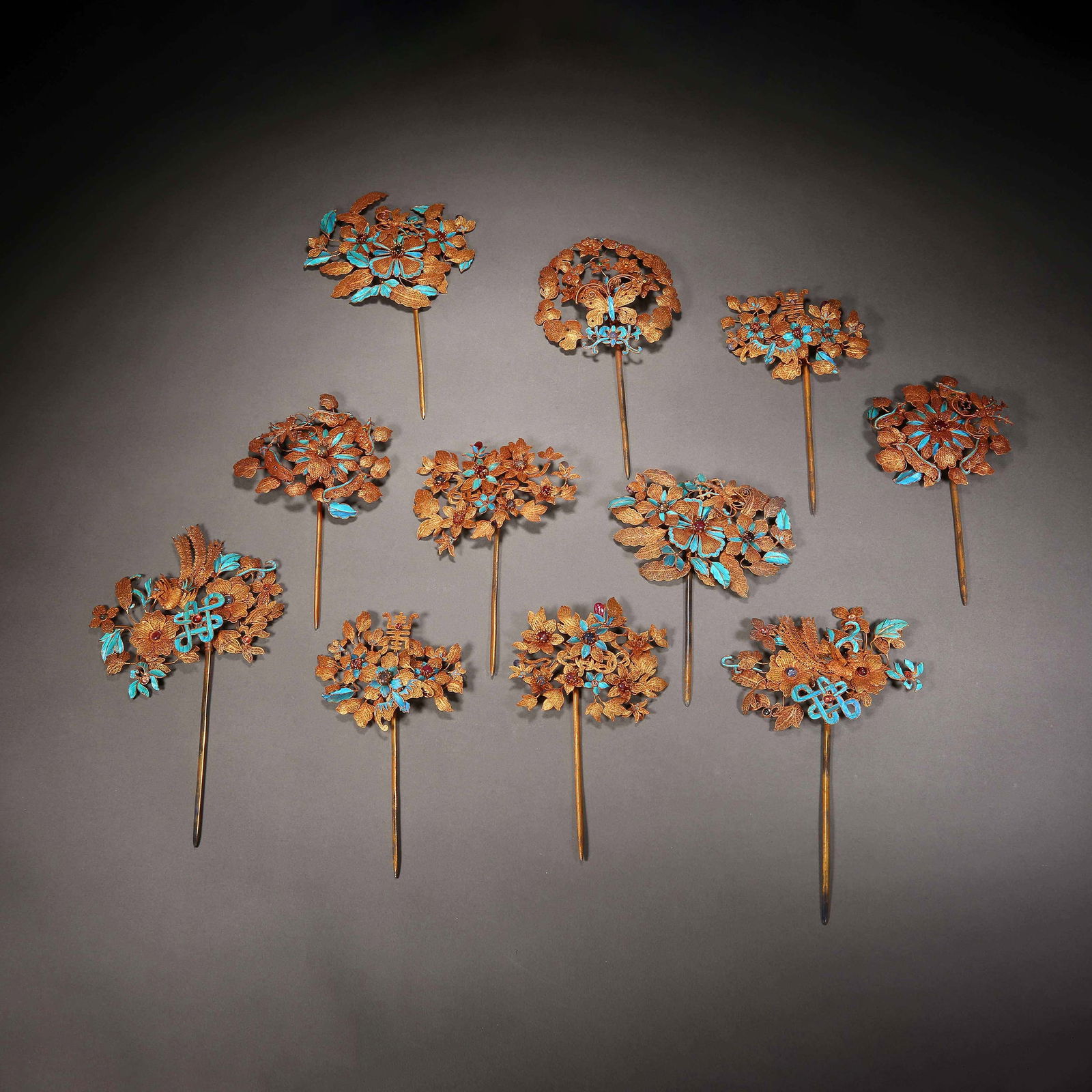 Qing Dynasty gilt silver inlaid with precious stones Fengchai": Qing Dynasty gilt silver inlaid with precious stonesFengchai"H19cm W11cm Weight378.46g