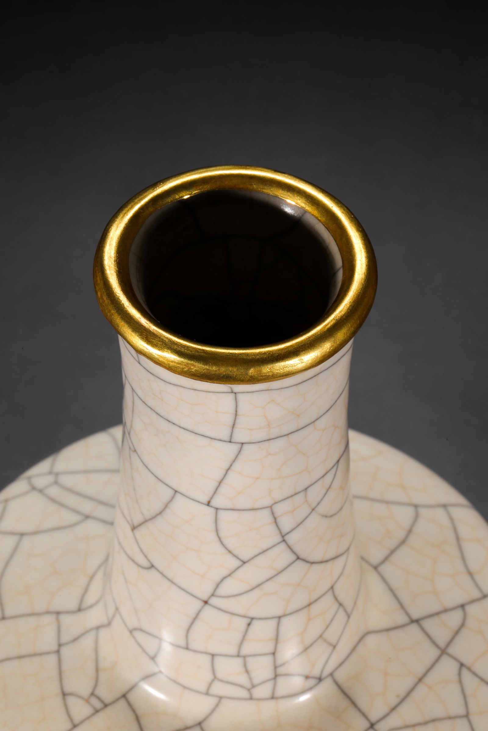 Before Ming Dynasty, Ge Kiln flask - 12