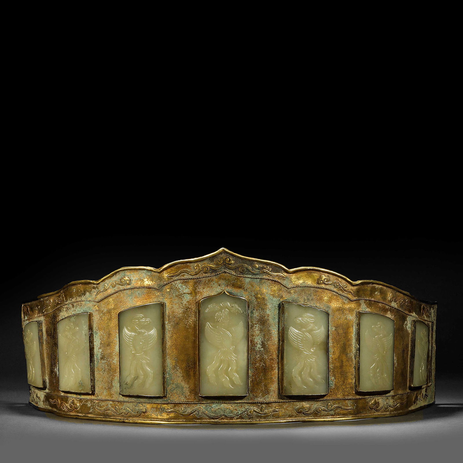 Pre-Ming Dynasty Hetian jade inlaid with silver gilt waist guard: Pre-Ming Dynasty Hetian jade inlaid with silver gilt waist guardH21cm W52cm