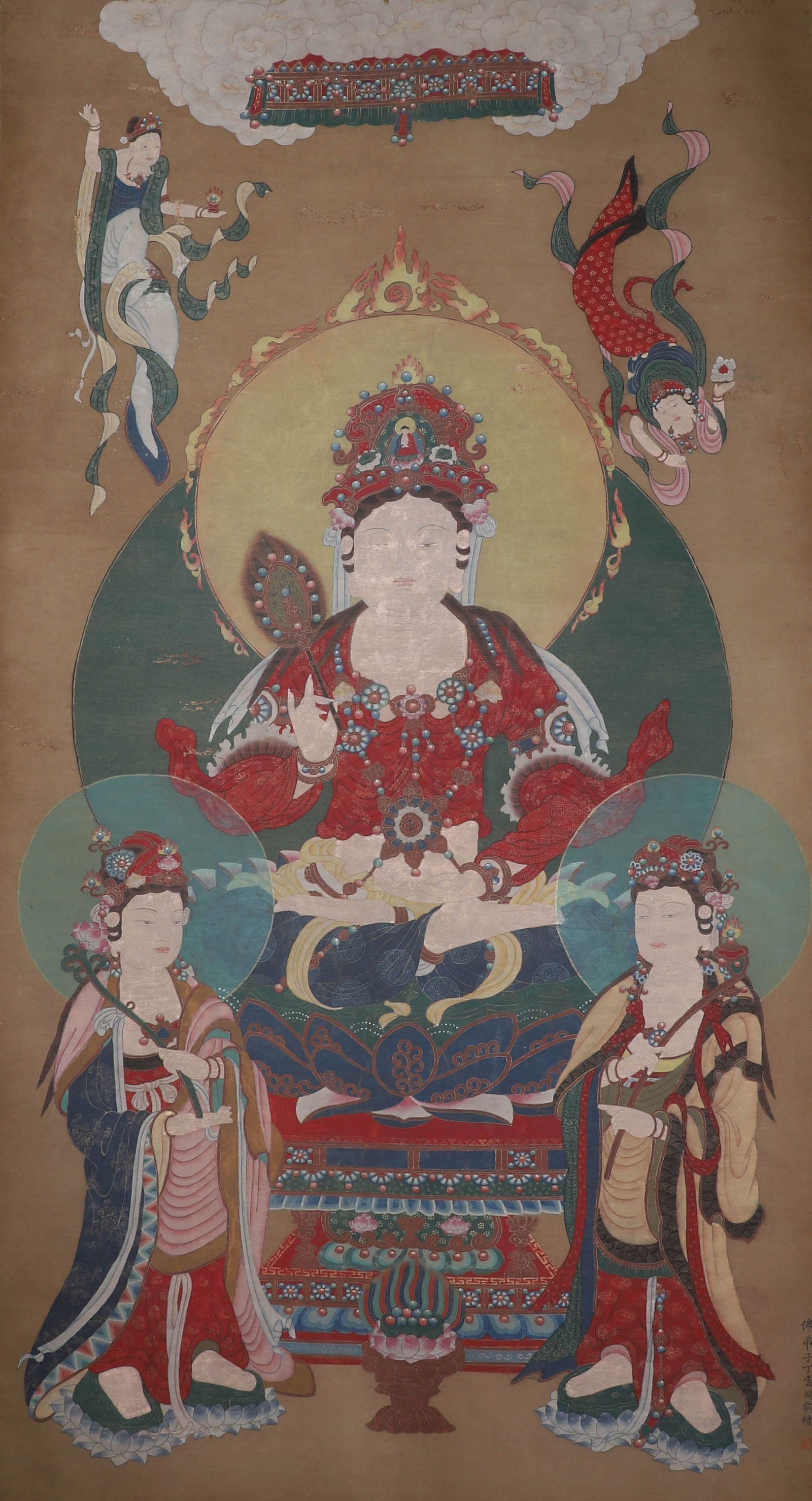 Qing Dynasty, hanging scroll of silk Buddha statue signed (Ding Yunpeng): Qing Dynasty, hanging scroll of silk Buddha statue signed (Ding Yunpeng)Height: 170cm, width: 92cm