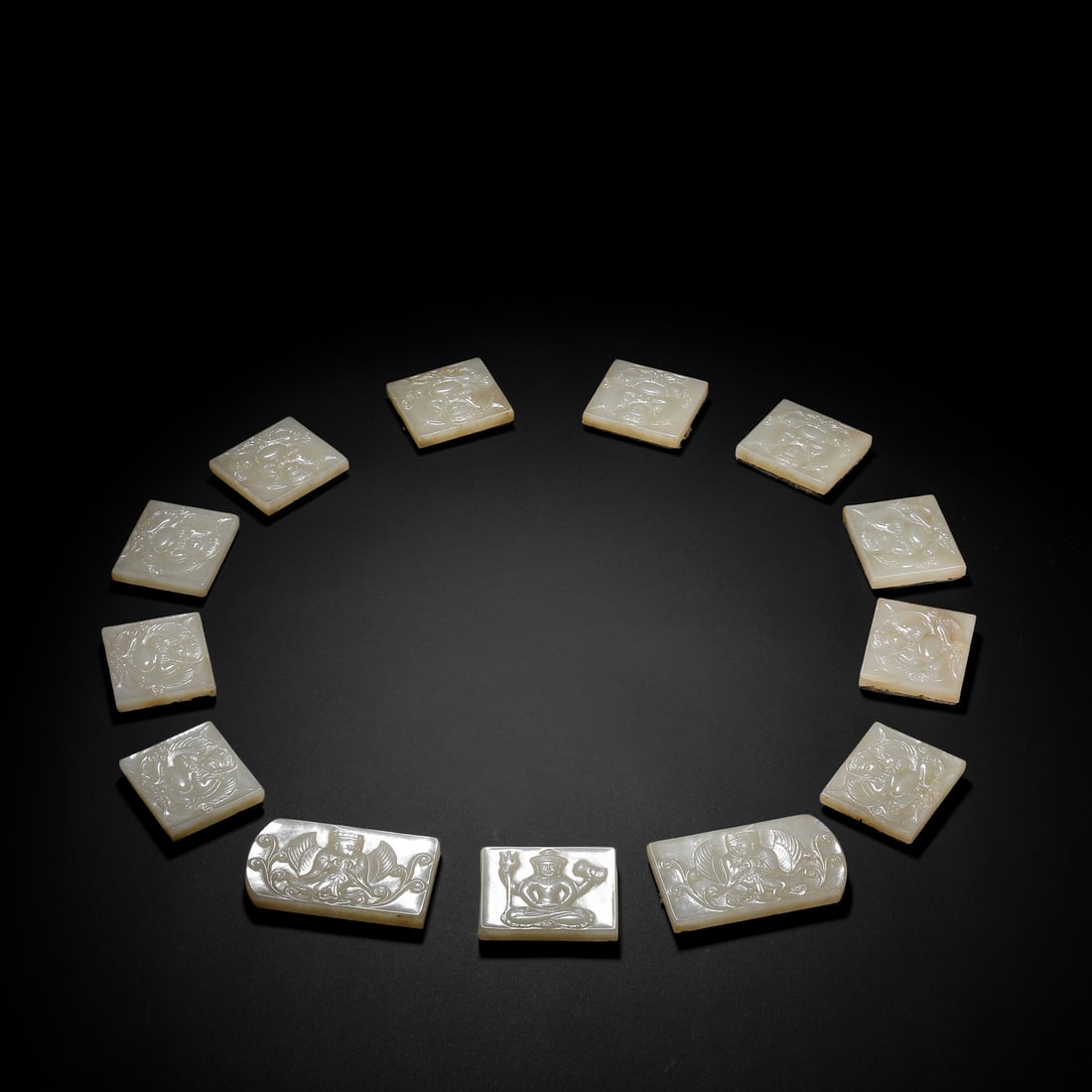 A set of Hetian jade belt plates before the Ming Dynasty: A set of Hetian jade belt plates before the Ming DynastyH7.5cm W4.5cm