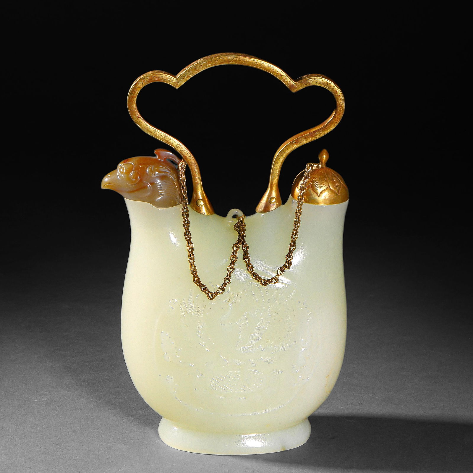Pre-Ming Dynasty Hotan jade animal head teapot: Pre-Ming Dynasty Hotan jade animal head teapotH20cm W12.5cm Weight586g