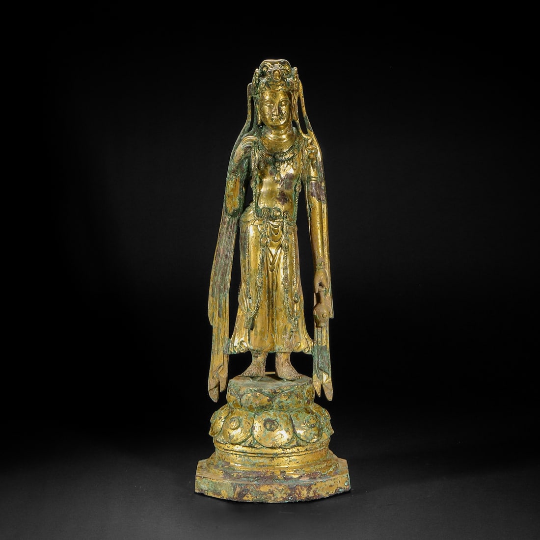 Pre-Ming dynasty gilt bronze statue of Tara: Pre-Ming dynasty gilt bronze statue of TaraH37cm W14cm